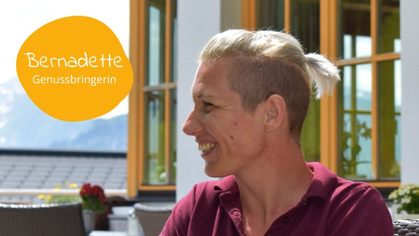 Bernadette ist unsere Genussbringerin im Hotel Sonnasita in Faschina.